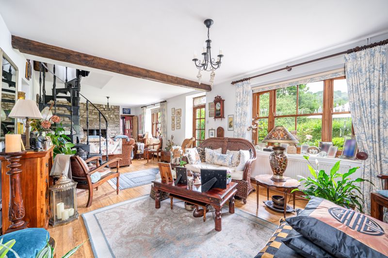 Lounge- click for photo gallery
